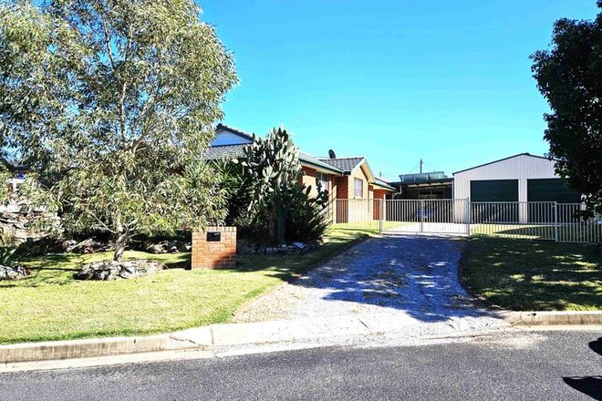 Picture of 6 LINDON CRESCENT, KOOTINGAL NSW 2352