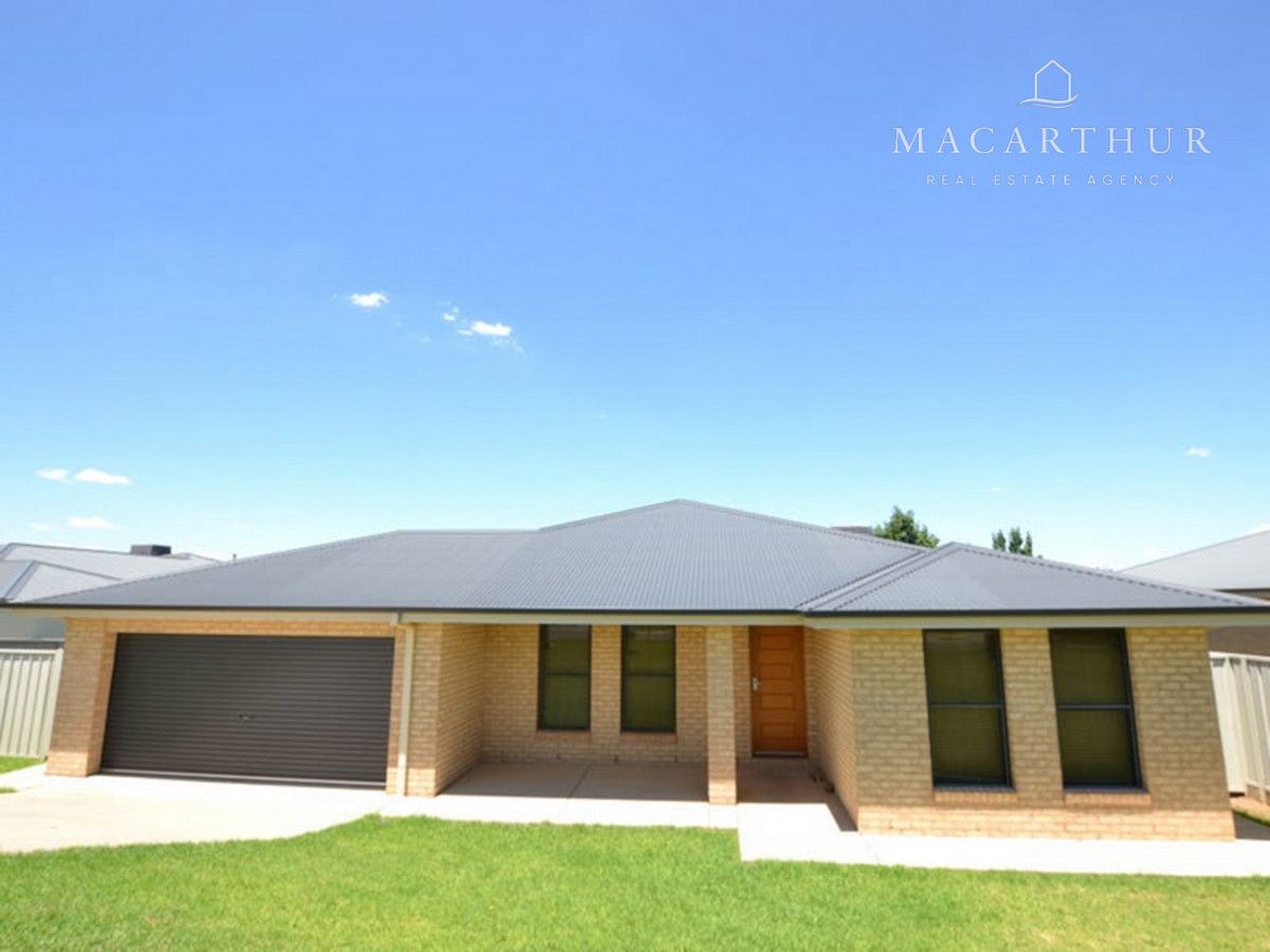 4 bedrooms House in 10 Pinnacle Place ESTELLA NSW, 2650