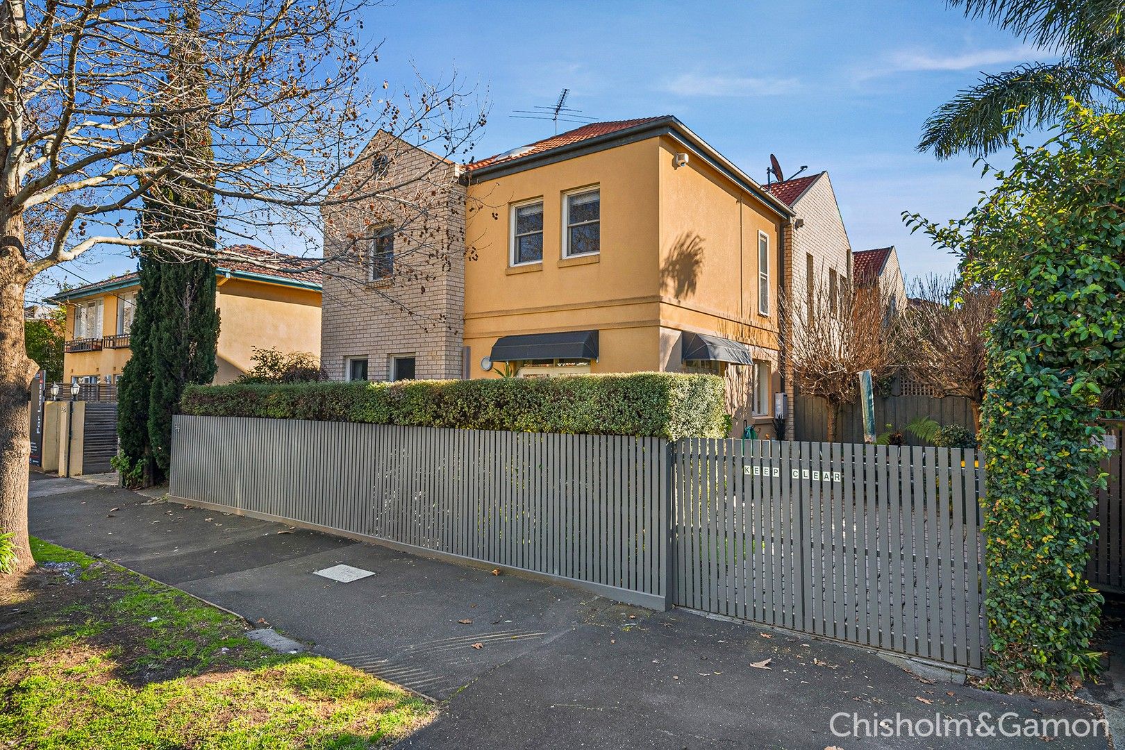 2 bedrooms Acreage / Semi-Rural in 1/44 Foam  Street ELWOOD VIC, 3184