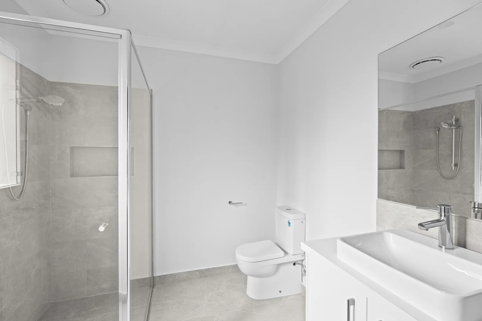 Additional image 8 of R1/6 PENSTONE CRESCENT, Lara VIC 3212