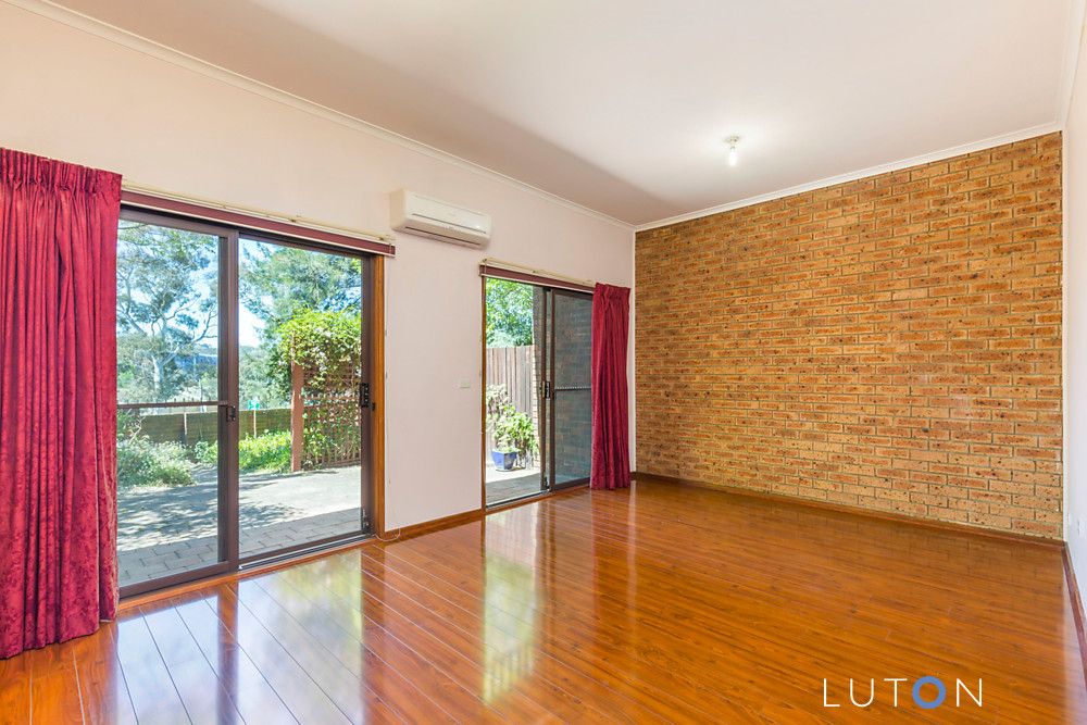 11 Rowe Place, Phillip ACT 2606, Image 2