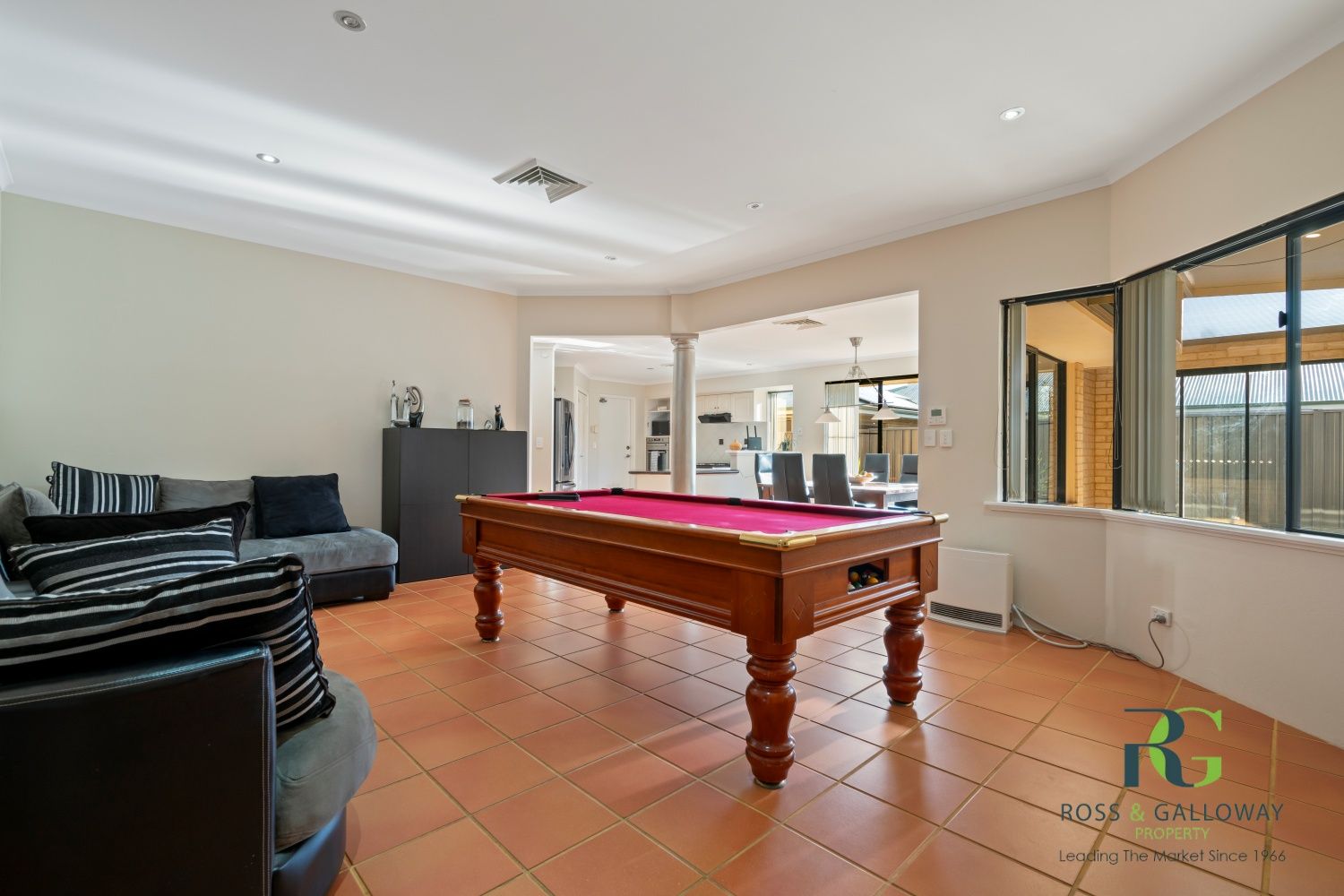 49 Fairbairn Road, Coogee WA 6166, Image 2