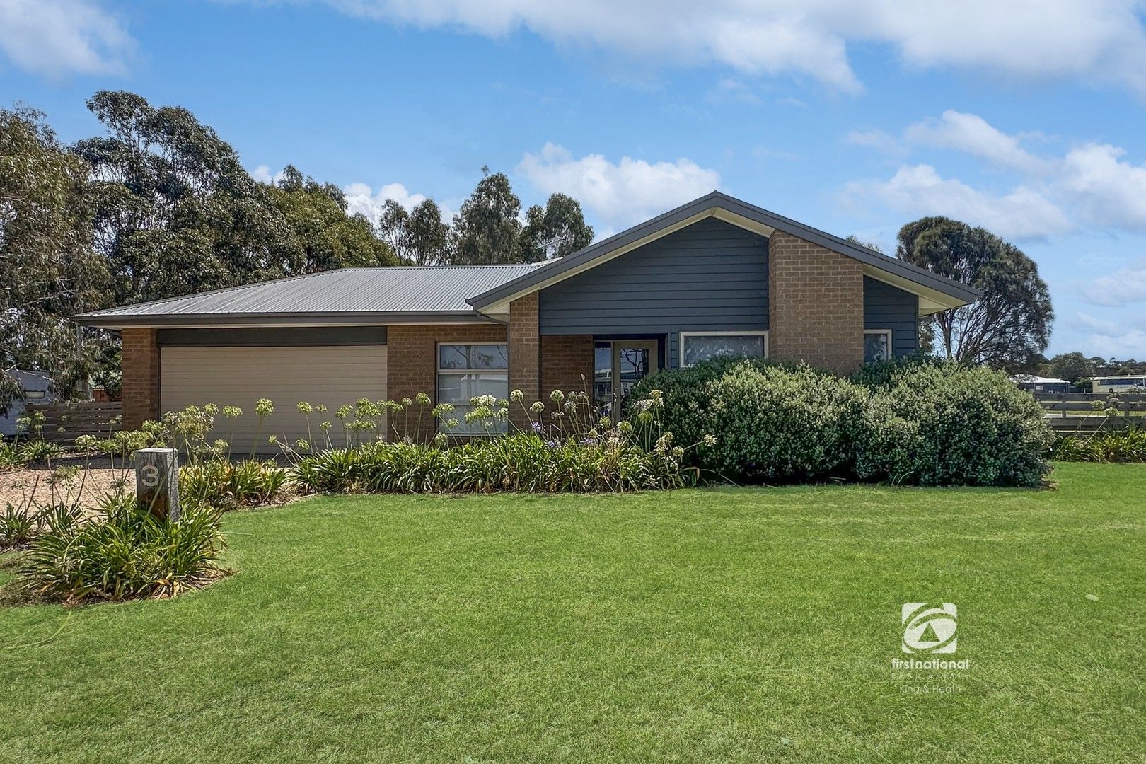 4 bedrooms House in 3 Boronia Street METUNG VIC, 3904