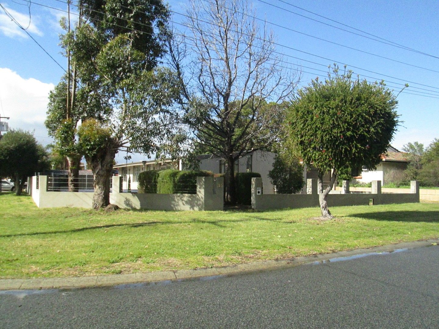 4 bedrooms House in 35 Ireland Way BASSENDEAN WA, 6054