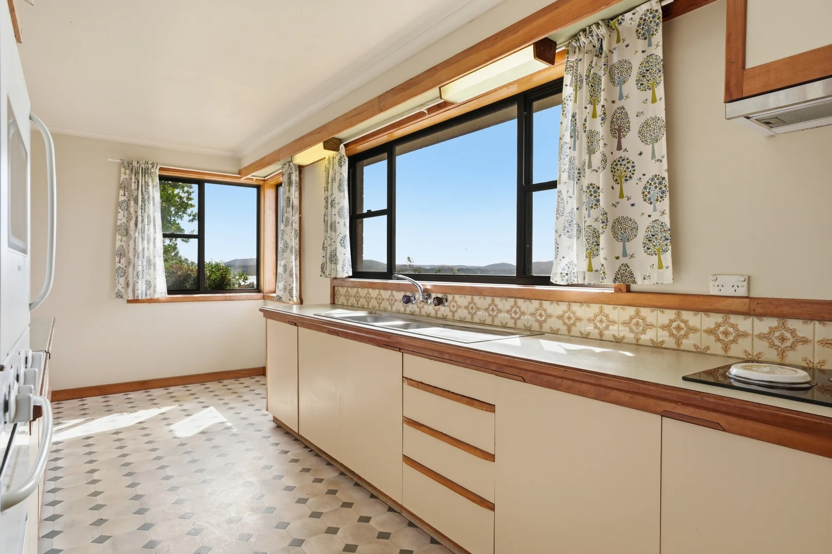 Additional image 6 of 4 Clarke Street, Beauty Point TAS 7270