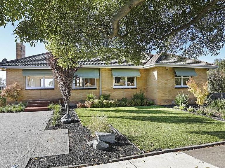 3 Cara Road, Highton VIC 3216