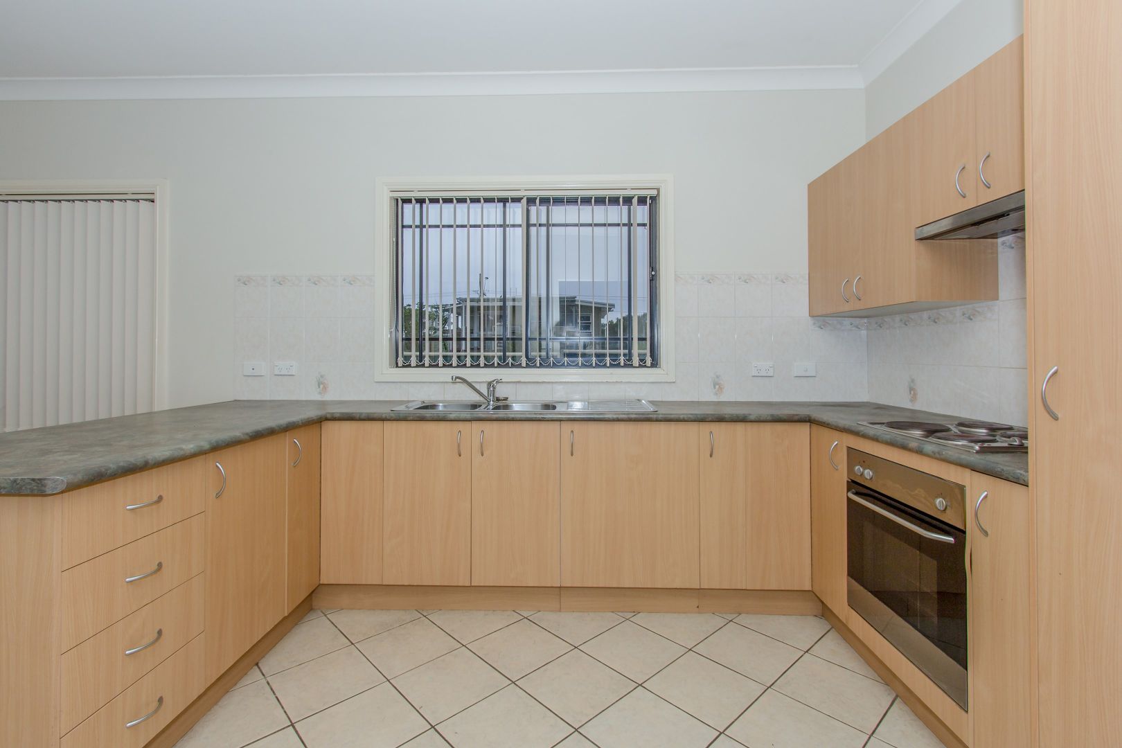 18a Germaine Avenue, Bateau Bay NSW 2261, Image 2