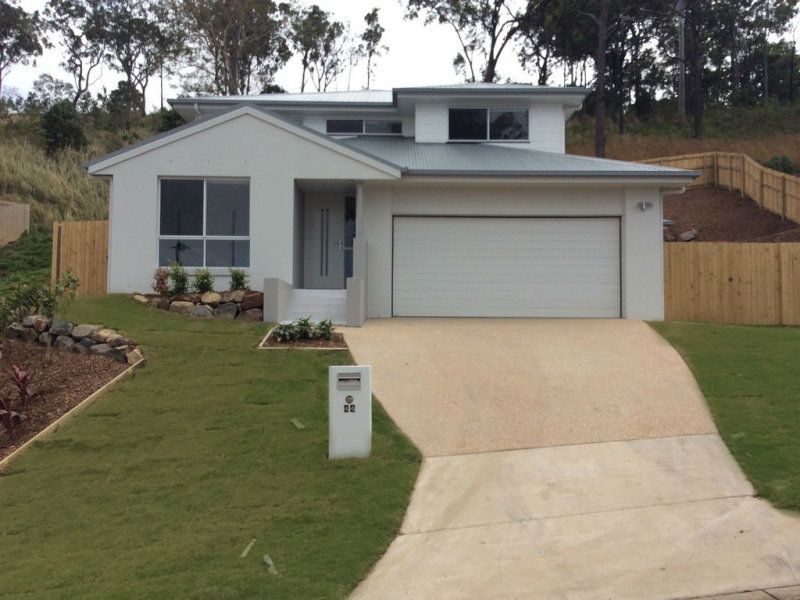 4 bedrooms House in 44 Jackson Street SARINA QLD, 4737