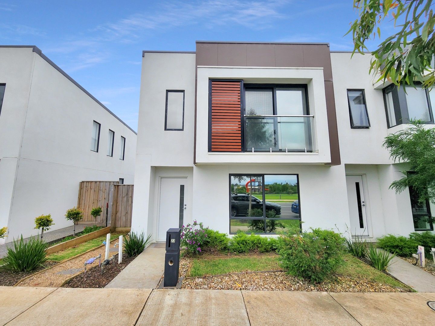 3 bedrooms House in 23 Parkfield Boulevard CHARLEMONT VIC, 3217