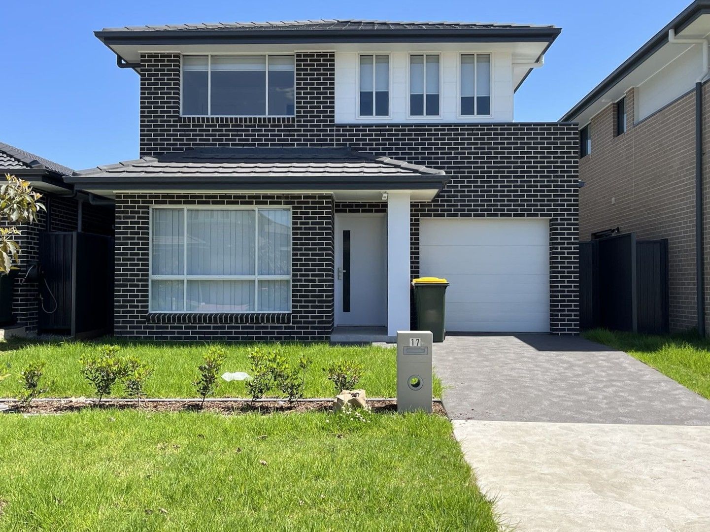 5 bedrooms House in 17 Brodie Street MARSDEN PARK NSW, 2765