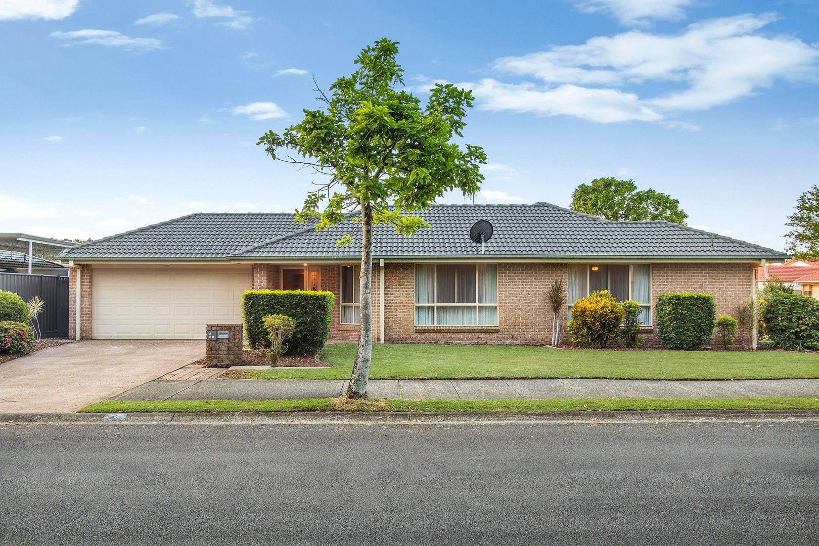 3 bedrooms Semi-Detached in 2/36 Botanical Circuit BANORA POINT NSW, 2486