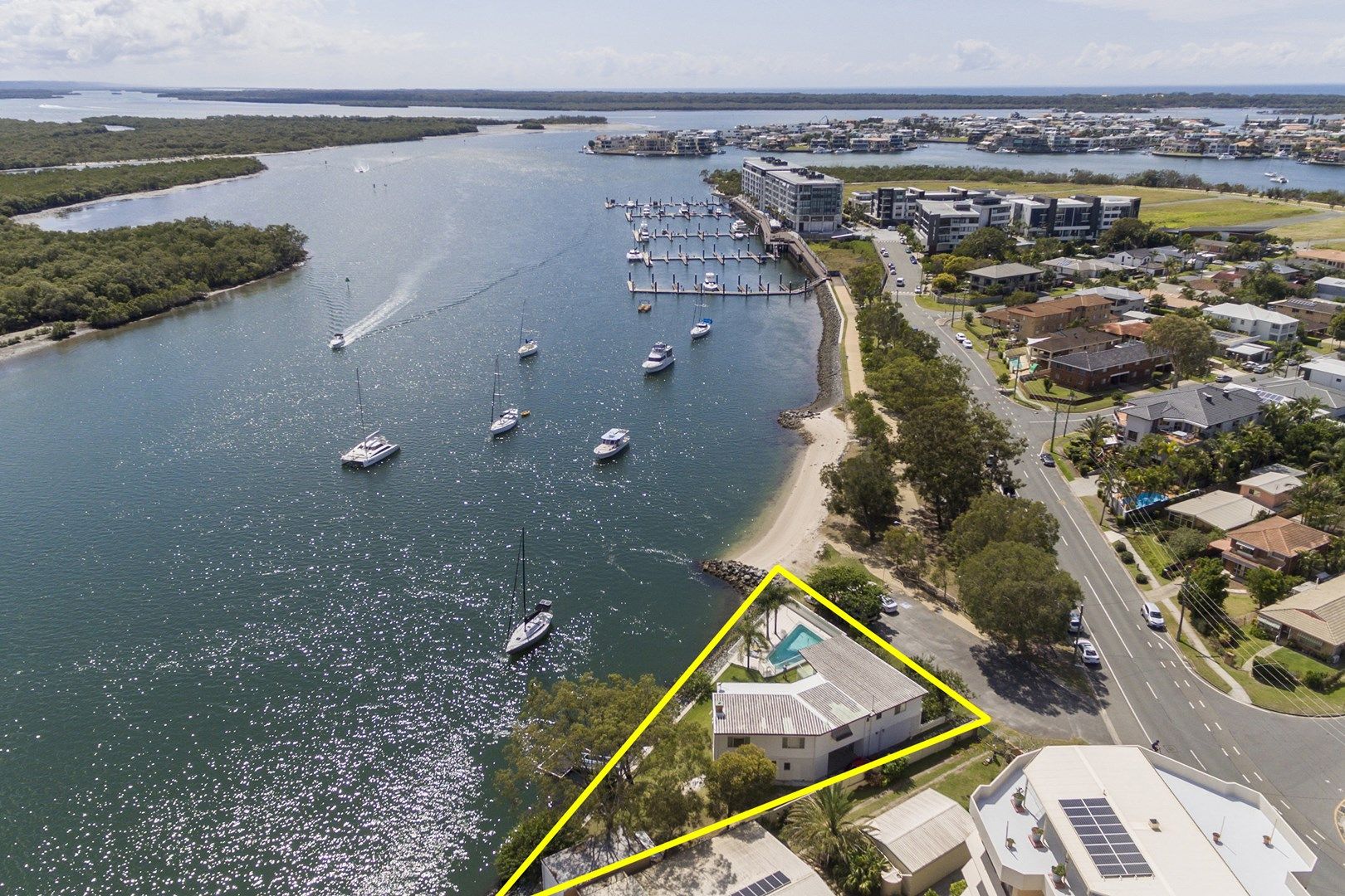 2 Paradise Parade, Paradise Point QLD 4216, Image 0