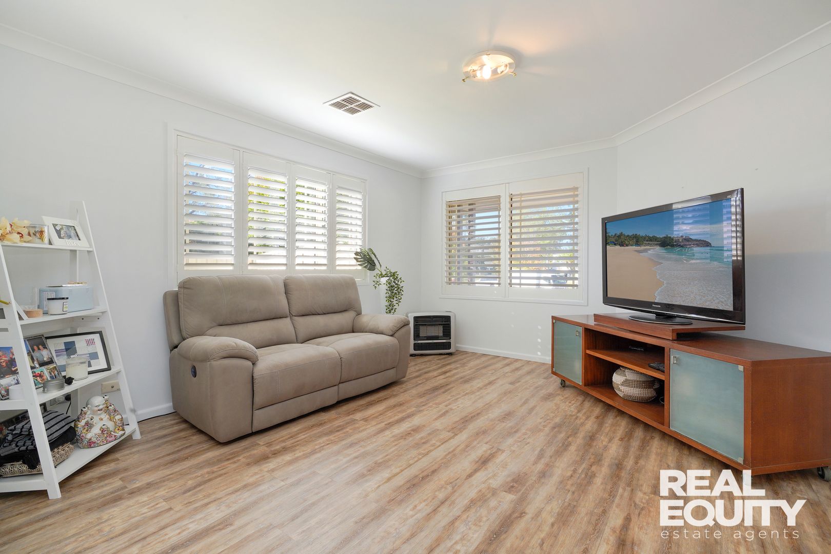 3 Lomond Court, Wattle Grove NSW 2173, Image 2