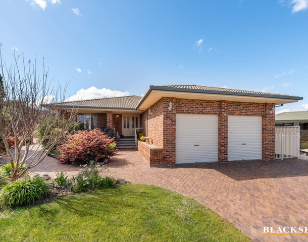 16 James Scott Close, Kambah ACT 2902