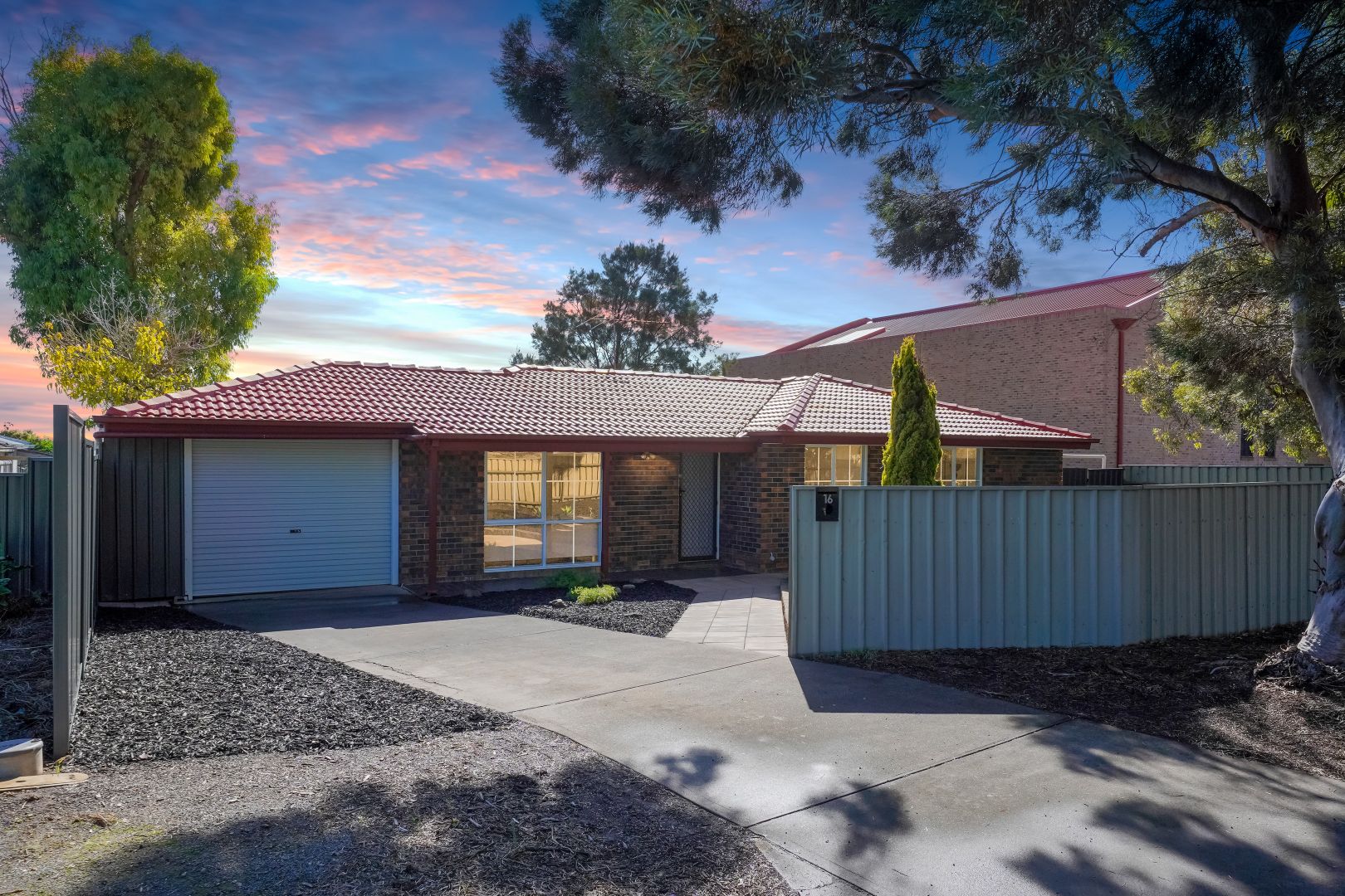 16 Zwerner Drive, Hallett Cove SA 5158