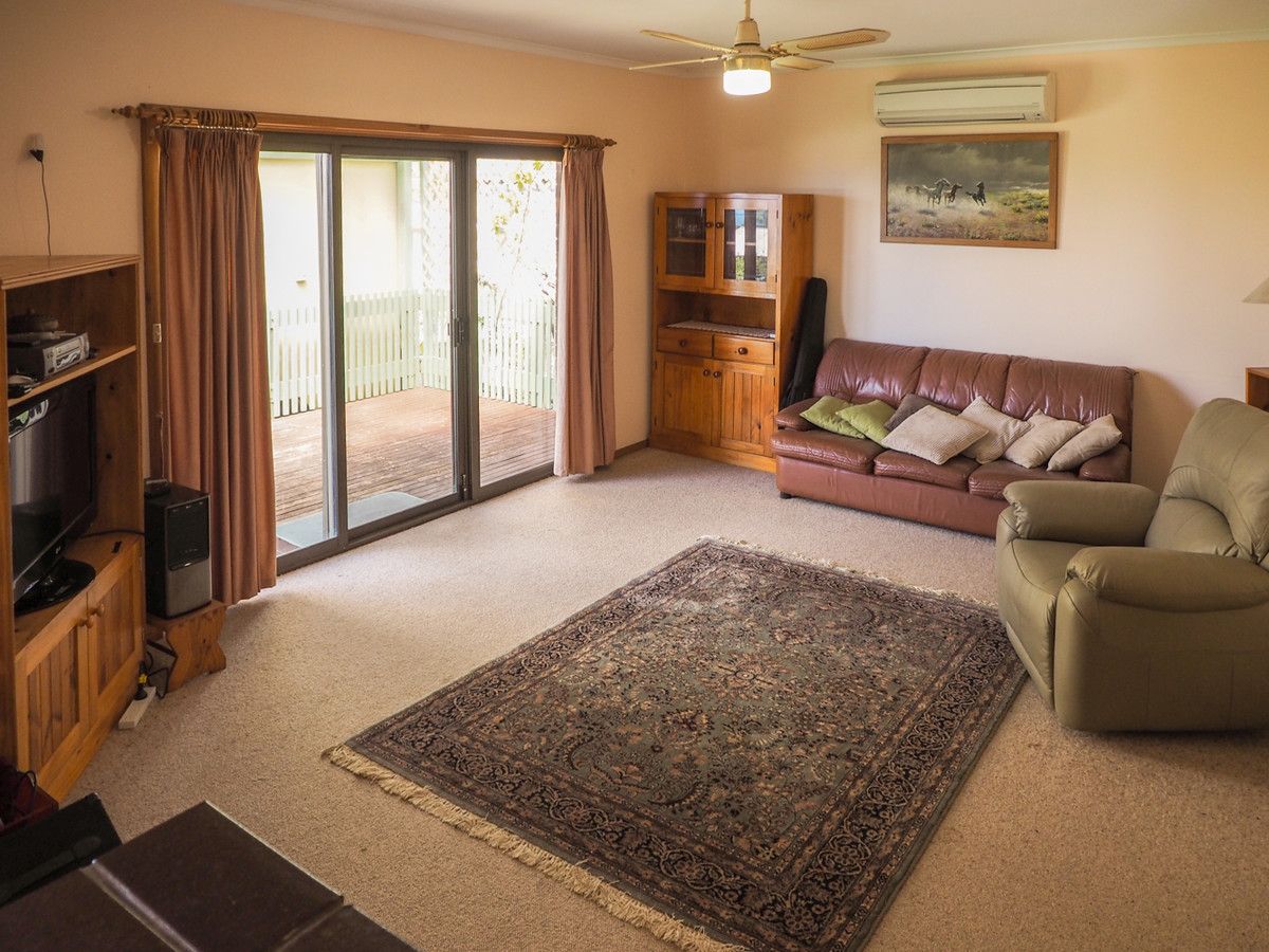 7 Thirwell Street, Port Lincoln SA 5606, Image 2