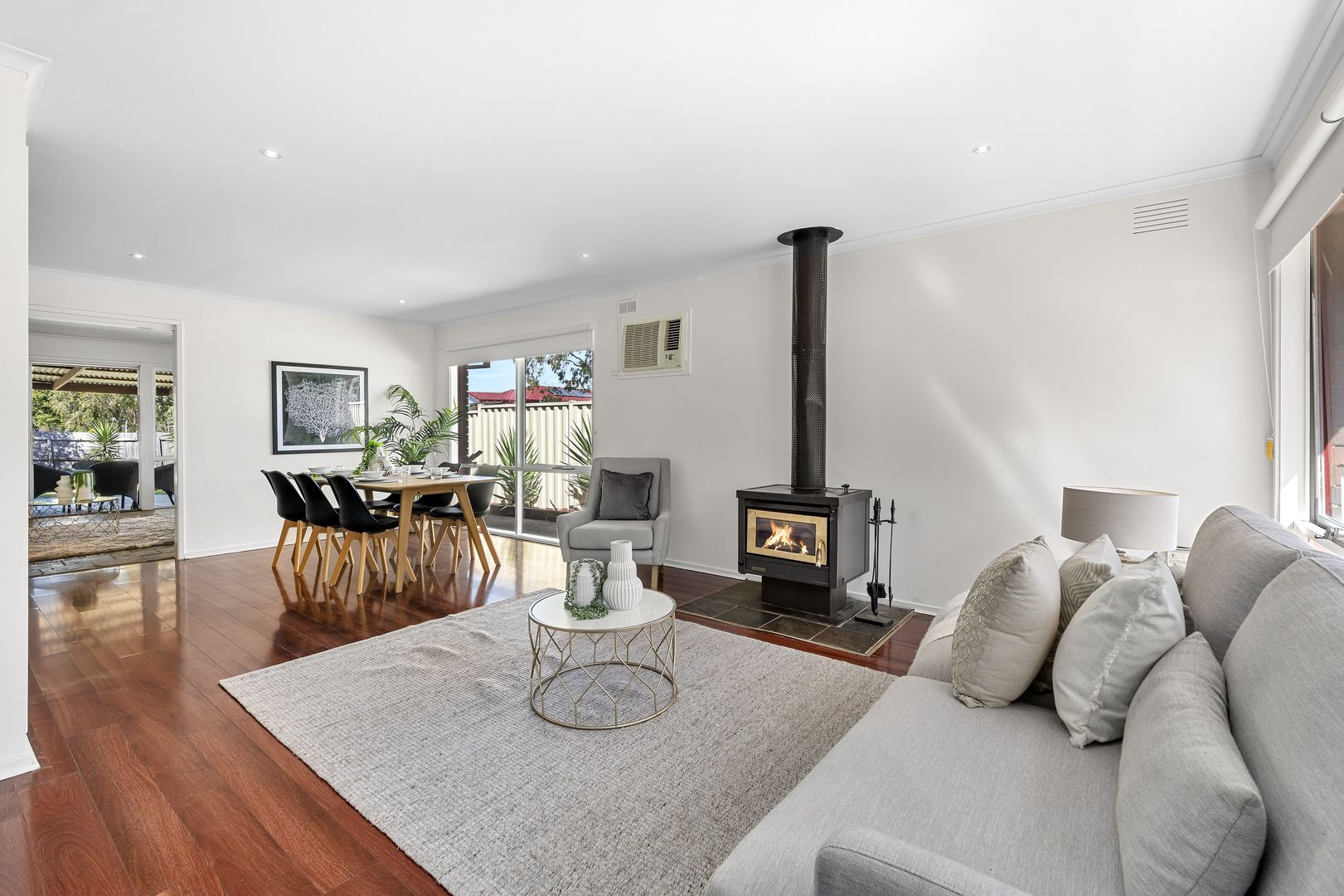 99 Roycroft Avenue, Mill Park VIC 3082, Image 2