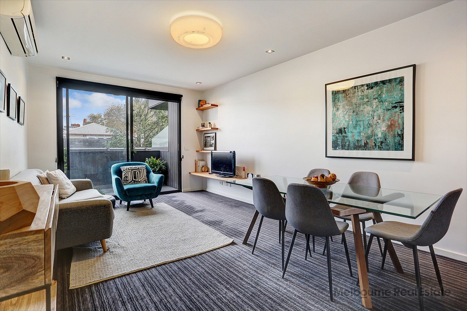 2 bedrooms Apartment / Unit / Flat in 17/17 Robe Street ST KILDA VIC, 3182