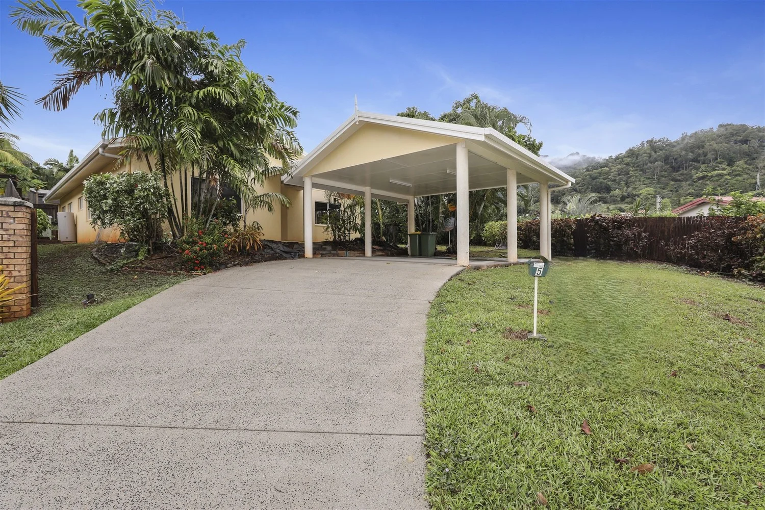 5 Di Silva Court, Brinsmead QLD 4870