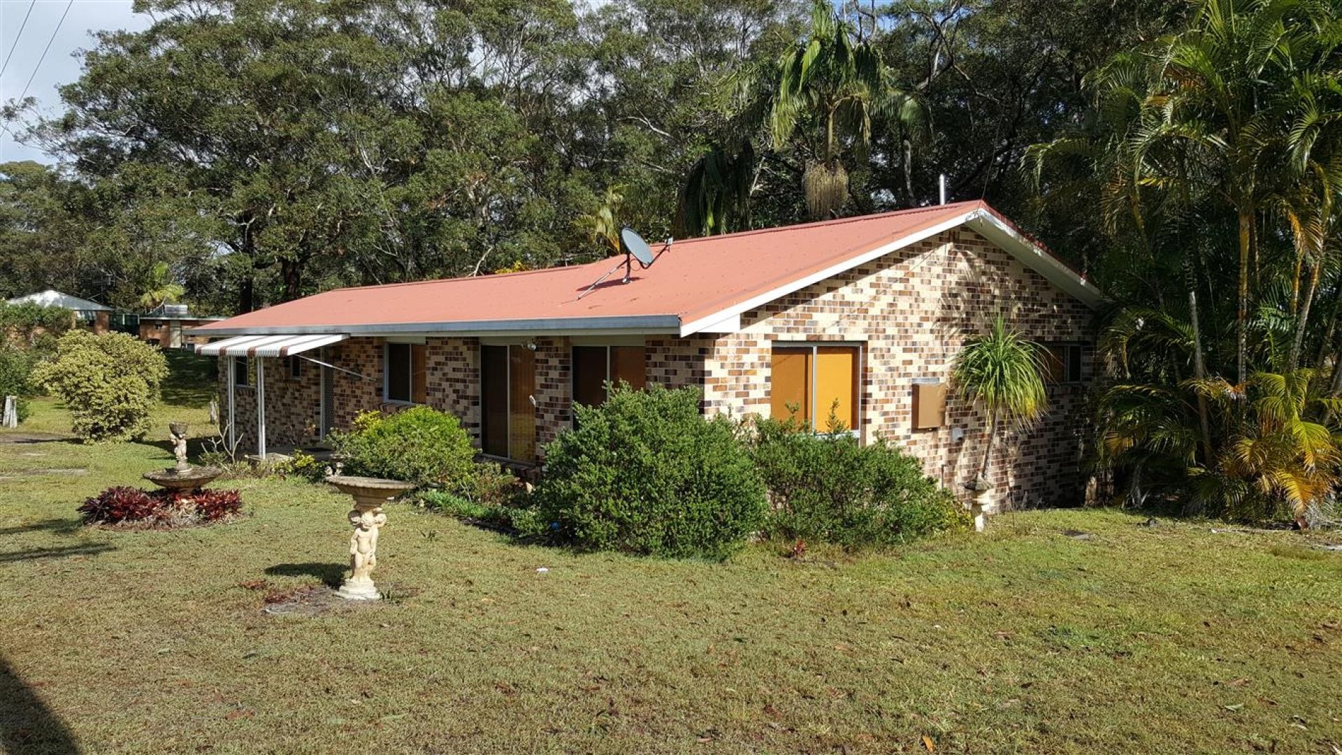 54 Fishermans Trail, Fishermans Reach Property History & Address