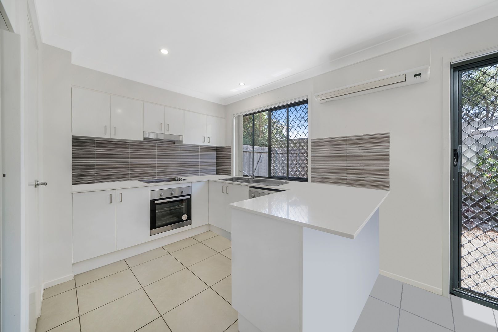 28/36 Higgs Street, Deception Bay QLD 4508, Image 2