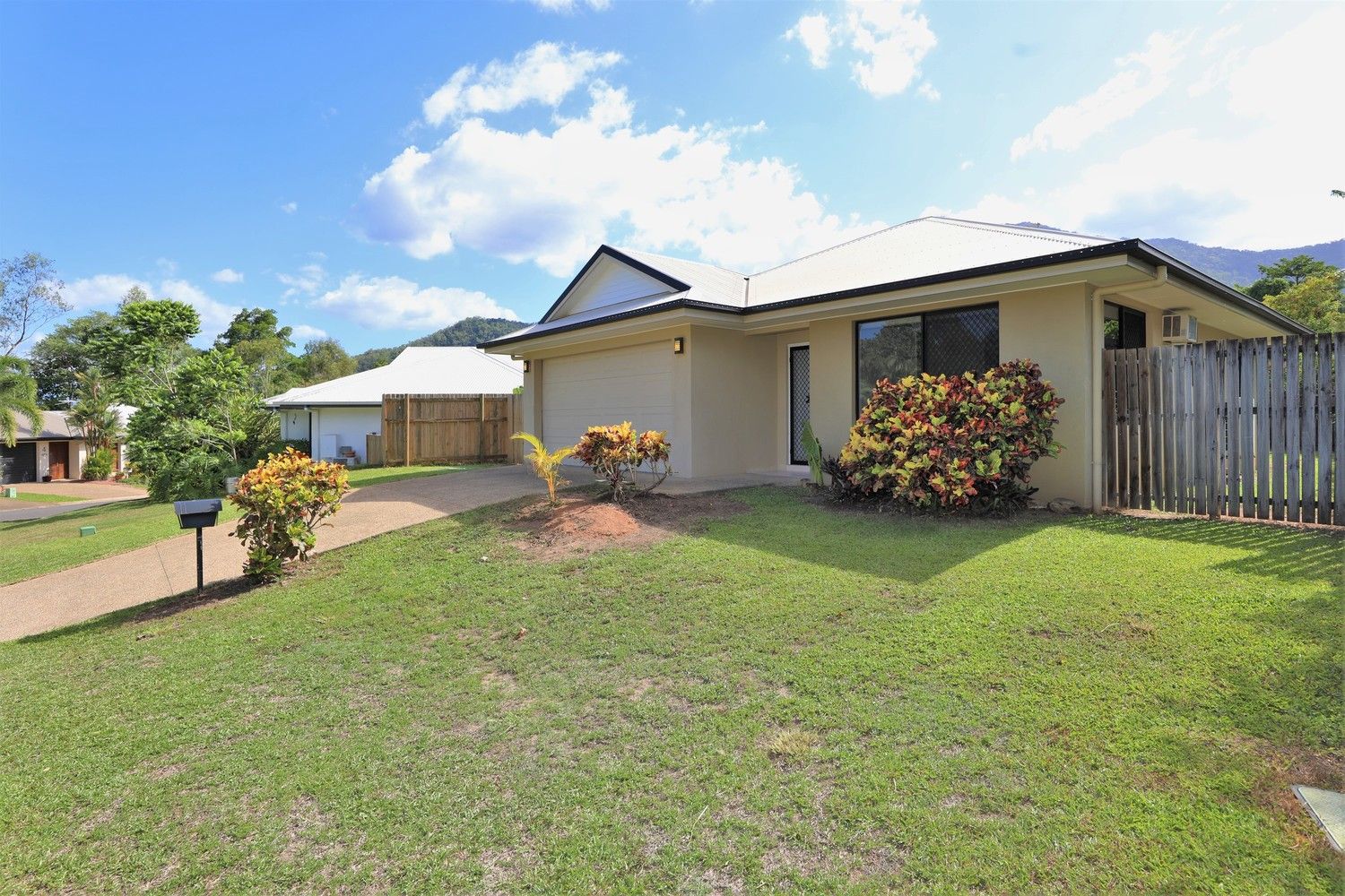 3 bedrooms House in 7 Lyndon Close BENTLEY PARK QLD, 4869