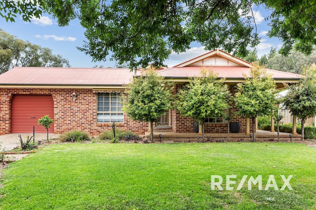 8 Jeeba Place, Glenfield Park NSW 2650, Image 2