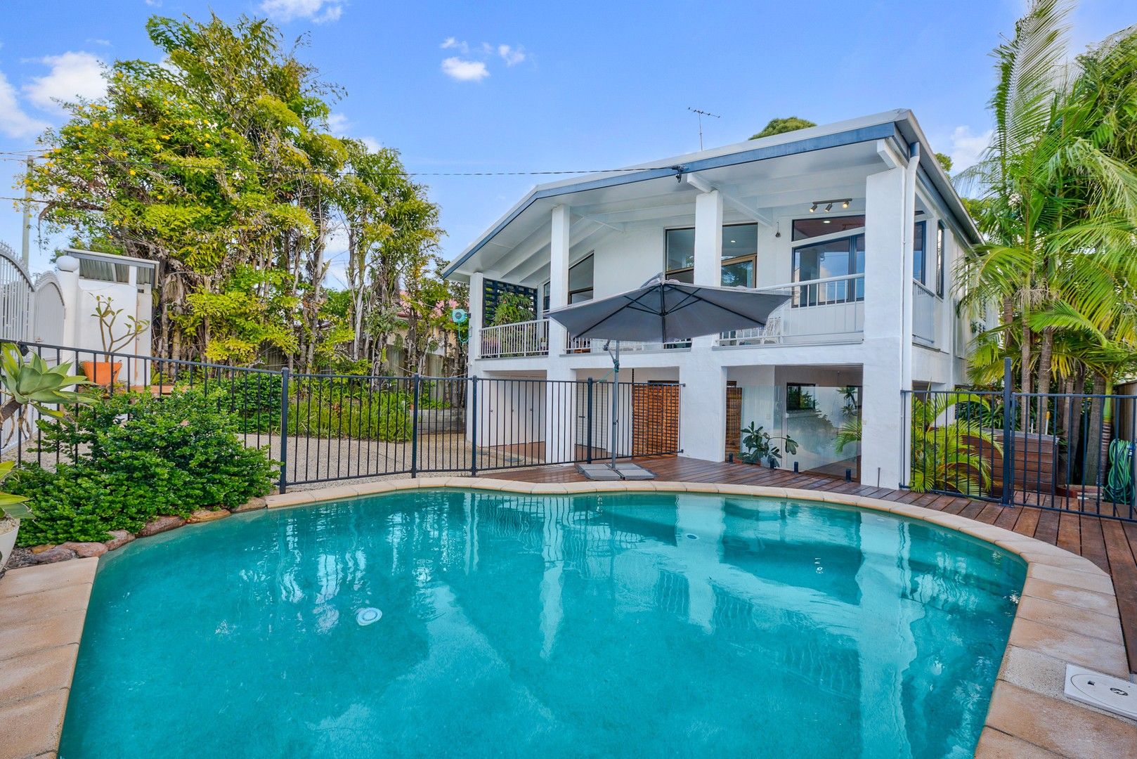 4 bedrooms House in 77 Yakola Parade ALEXANDRA HEADLAND QLD, 4572