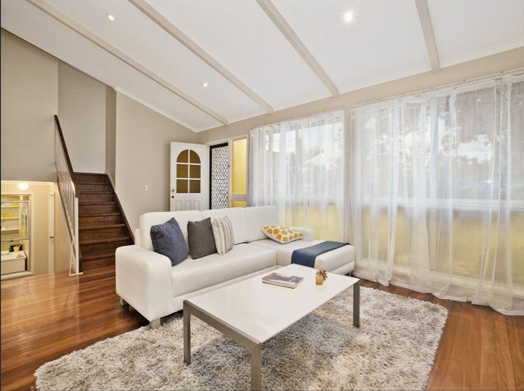 3 bedrooms House in 10 Leckmy Street FERNY GROVE QLD, 4055