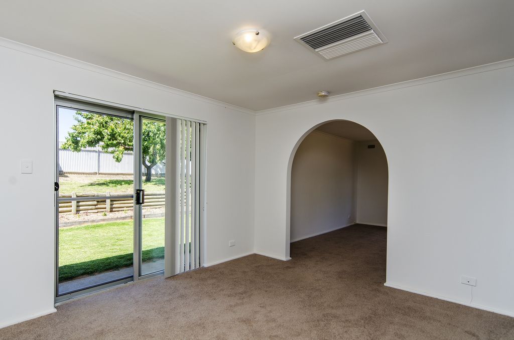 31 Serenade Crescent, ABERFOYLE PARK SA 5159, Image 2