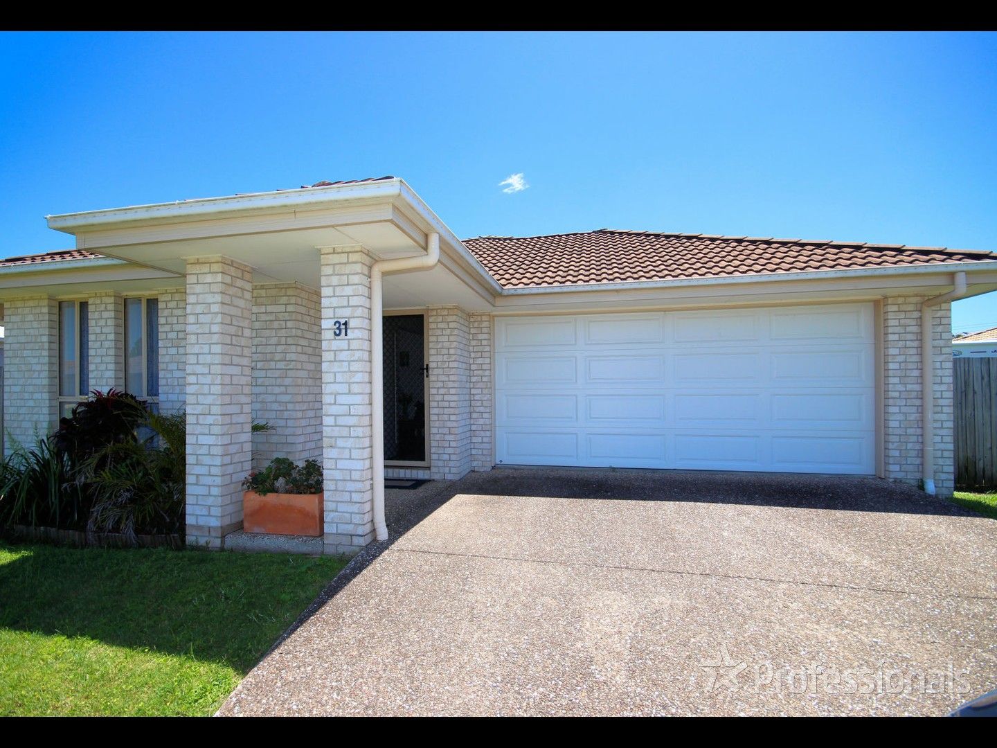 31 Nixon Drive, North Booval QLD 4304, Image 0