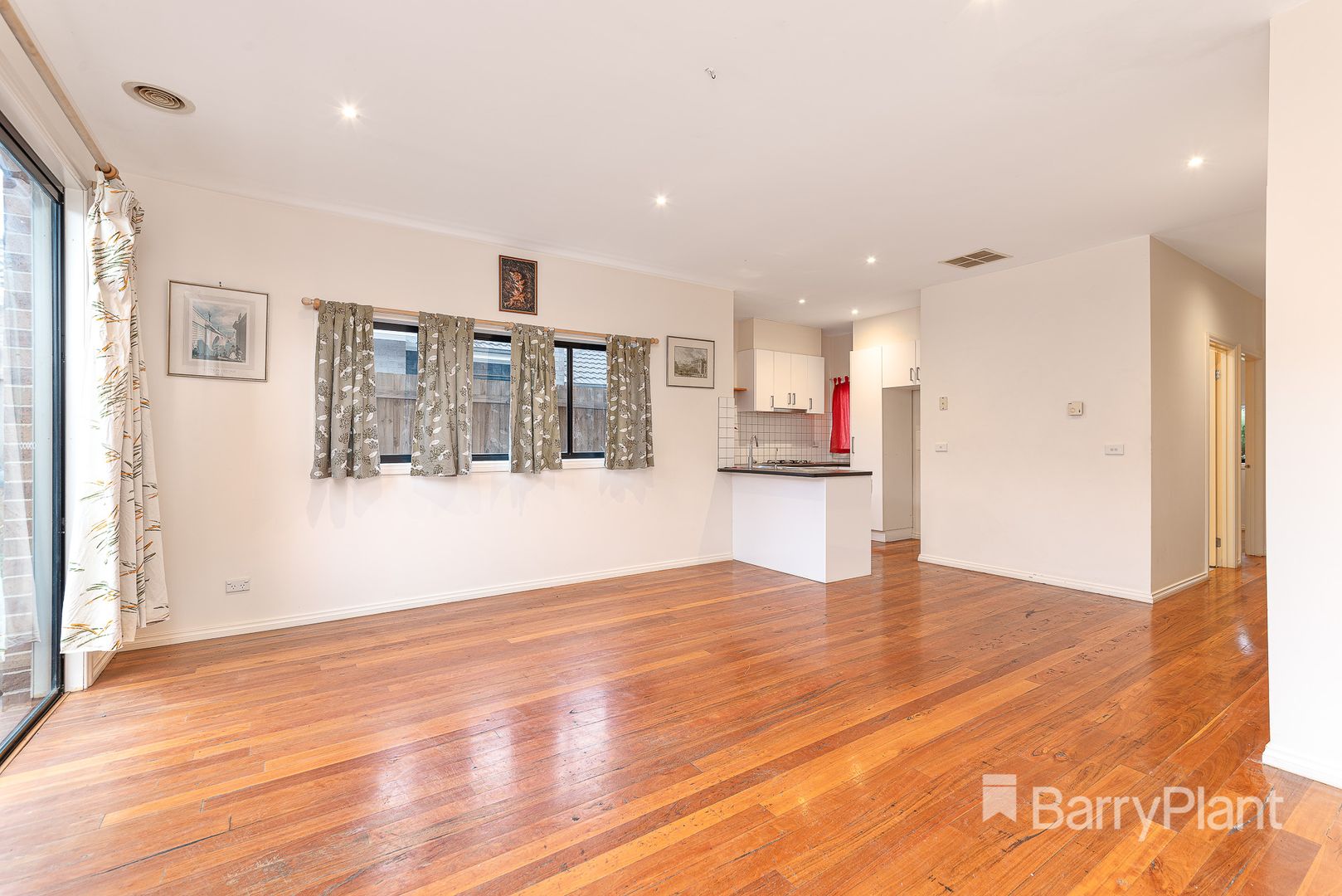 2/82 View Street, Glenroy VIC 3046, Image 1