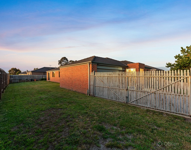 81 Phoenix Avenue, Cranbourne VIC 3977