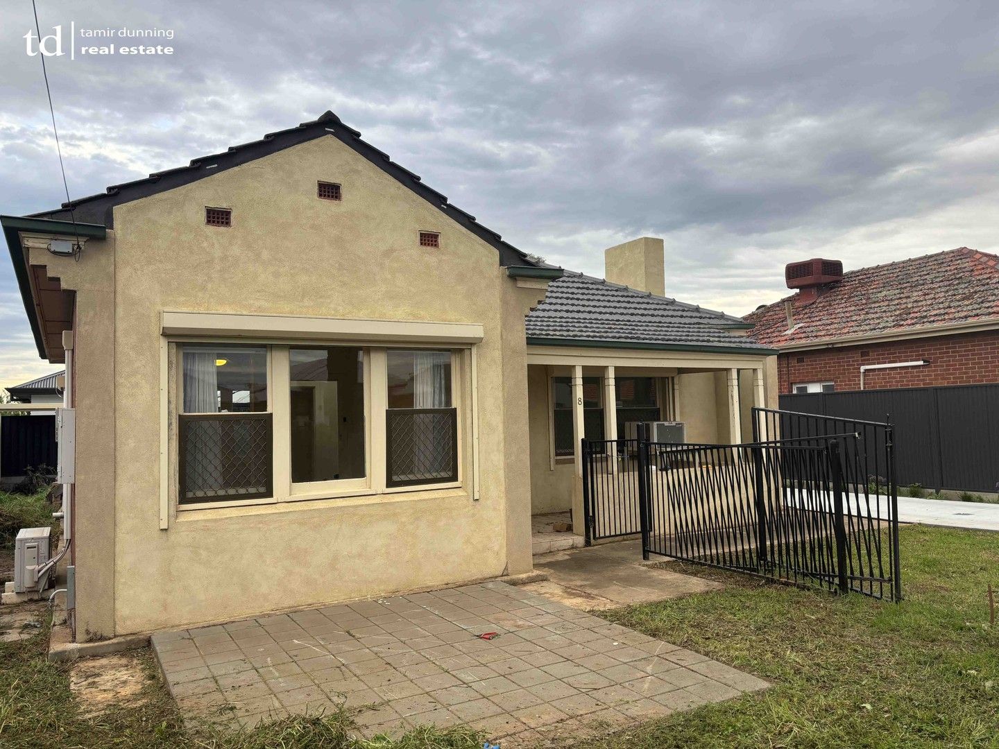 2 bedrooms House in 8 Victor Avenue WOODVILLE WEST SA, 5011
