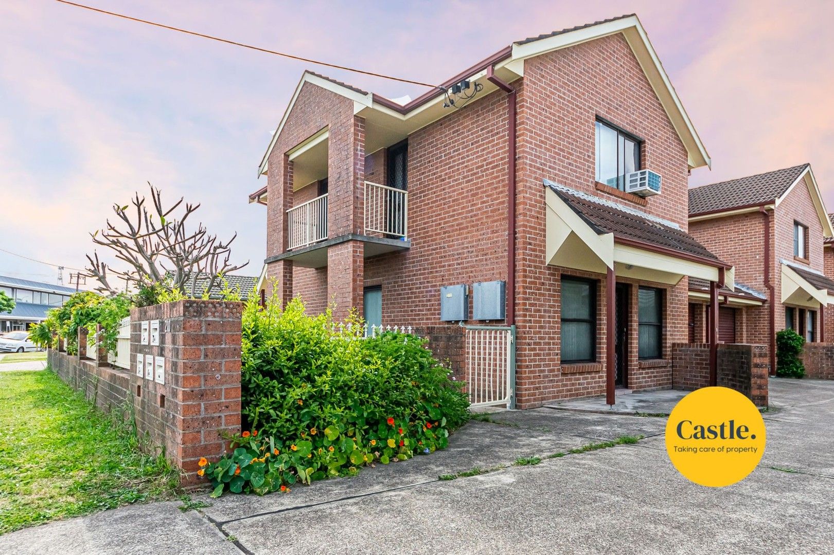 2 bedrooms Apartment / Unit / Flat in 1/210 Denison St BROADMEADOW NSW, 2292