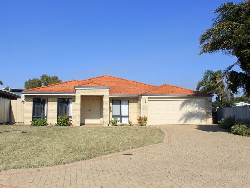 4 bedrooms House in 8 Ellery Court SUCCESS WA, 6164