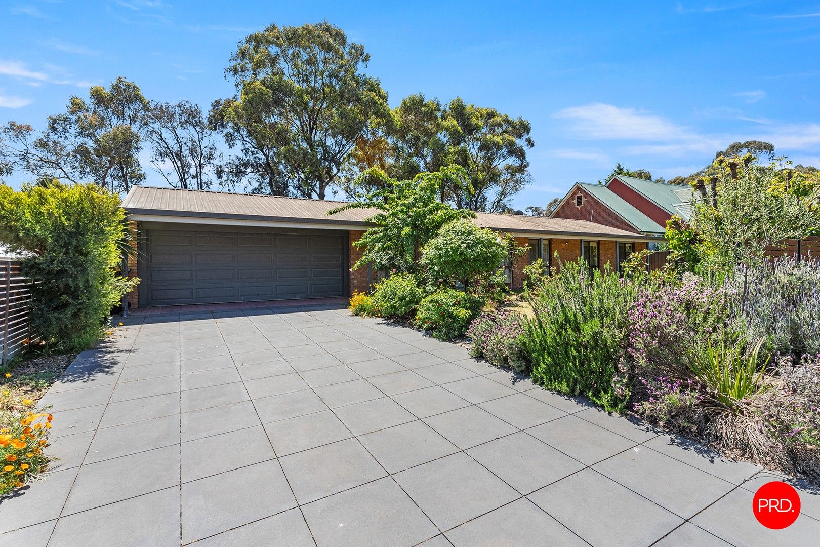 3 bedrooms House in 8 Deakin Drive FLORA HILL VIC, 3550