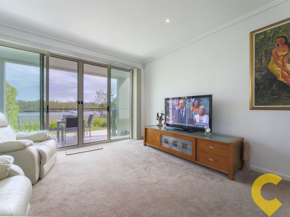 43 Brindabella Close, COOMERA WATERS QLD 4209, Image 2