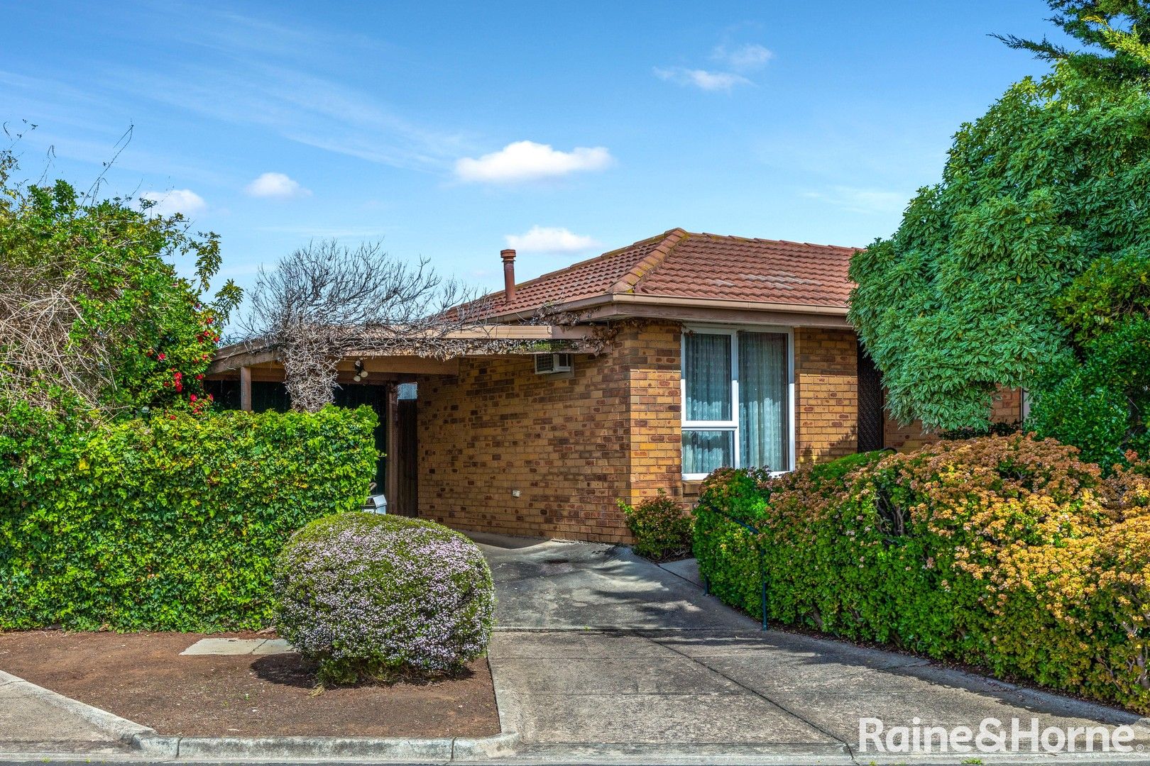 2/58 Kingdom Avenue, Kings Park VIC 3021, Image 0