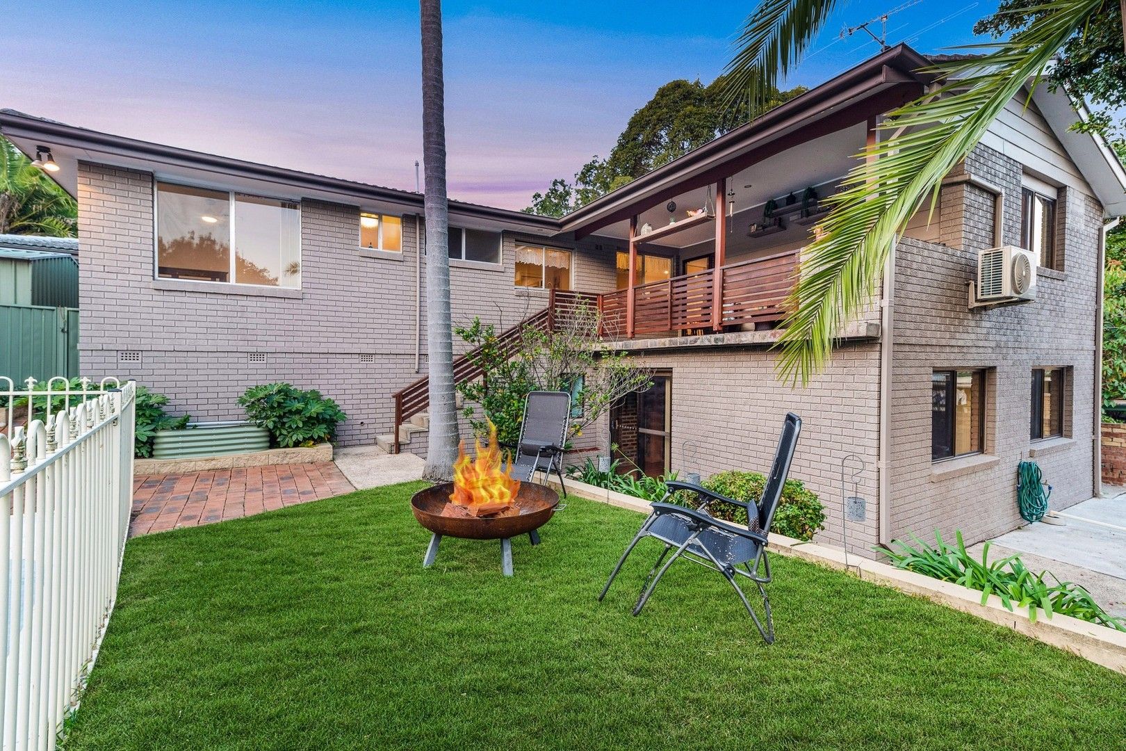 4 bedrooms House in 19 Bogan Avenue BAULKHAM HILLS NSW, 2153
