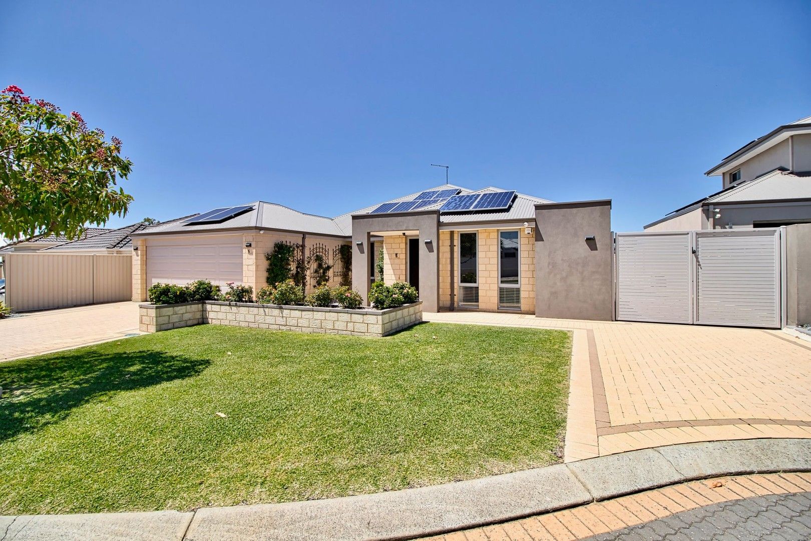 4 bedrooms House in 5 Carrow Bend BALDIVIS WA, 6171