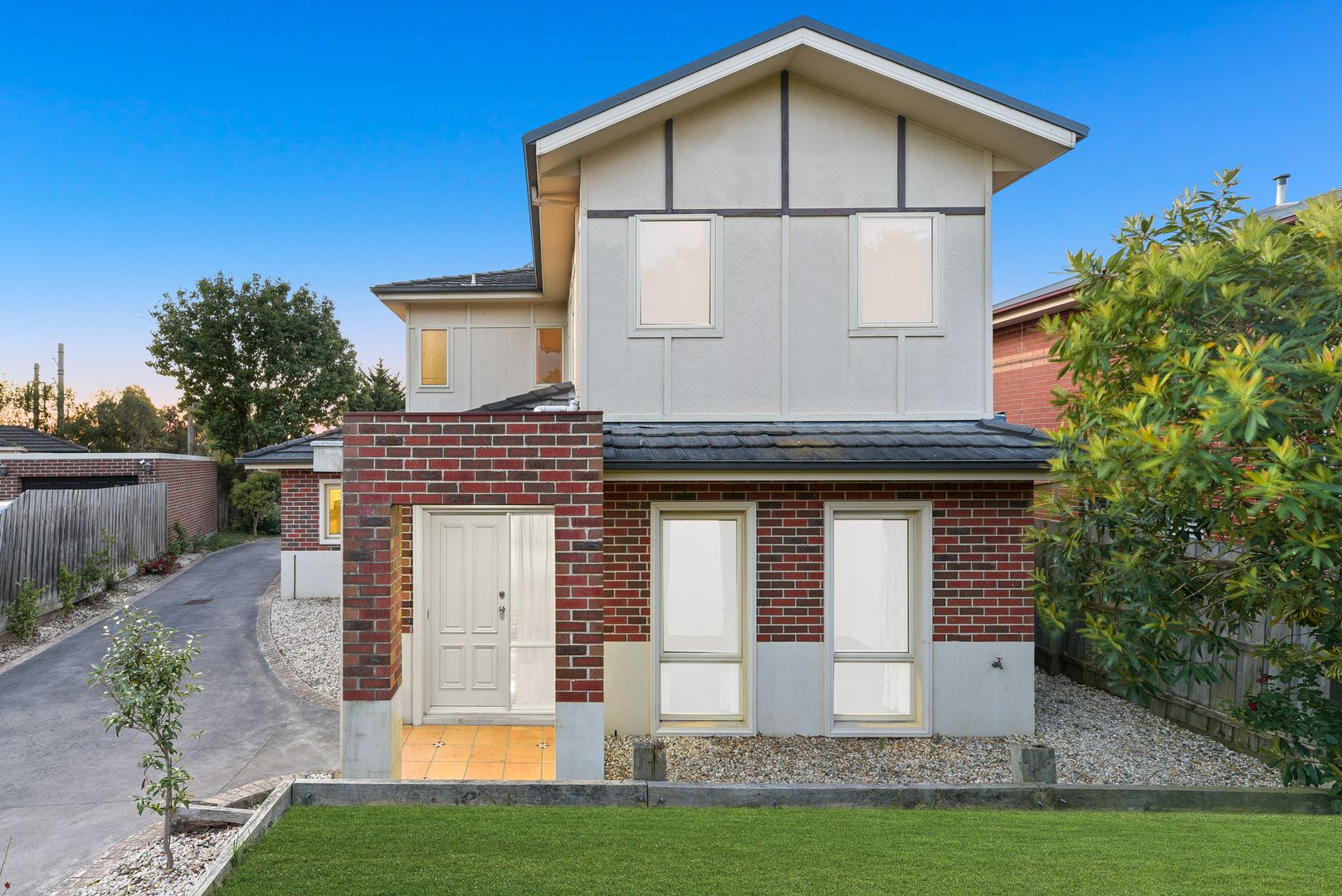 1/10 Normanton Place, Berwick VIC 3806, Image 1