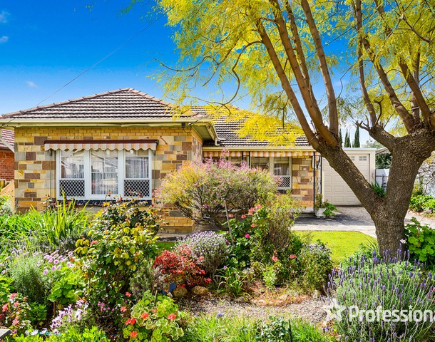 15 Farnham Road, Keswick SA 5035