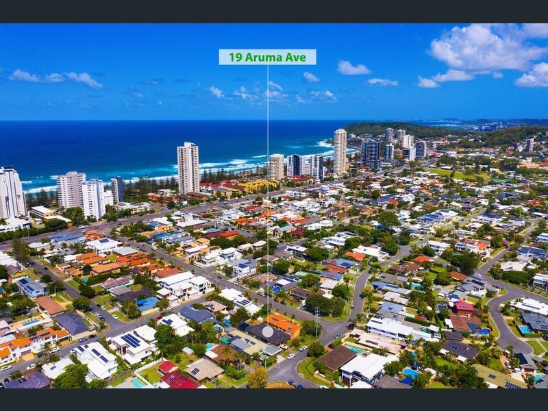 4 bedrooms House in 19 Aruma Ave BURLEIGH WATERS QLD, 4220