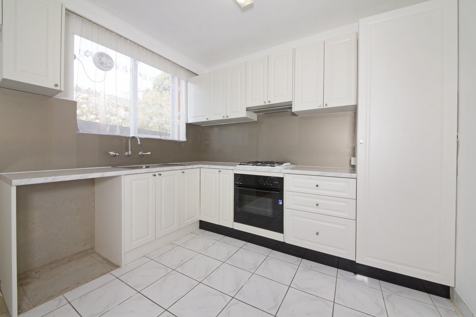 2 bedrooms Apartment / Unit / Flat in 3/212 Kambrook Road CAULFIELD VIC, 3162