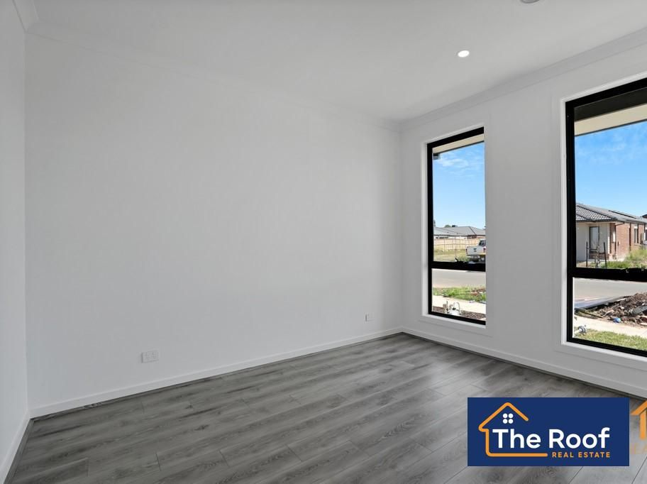 4 bedrooms House in 39 Derrimut Street ROCKBANK VIC, 3335