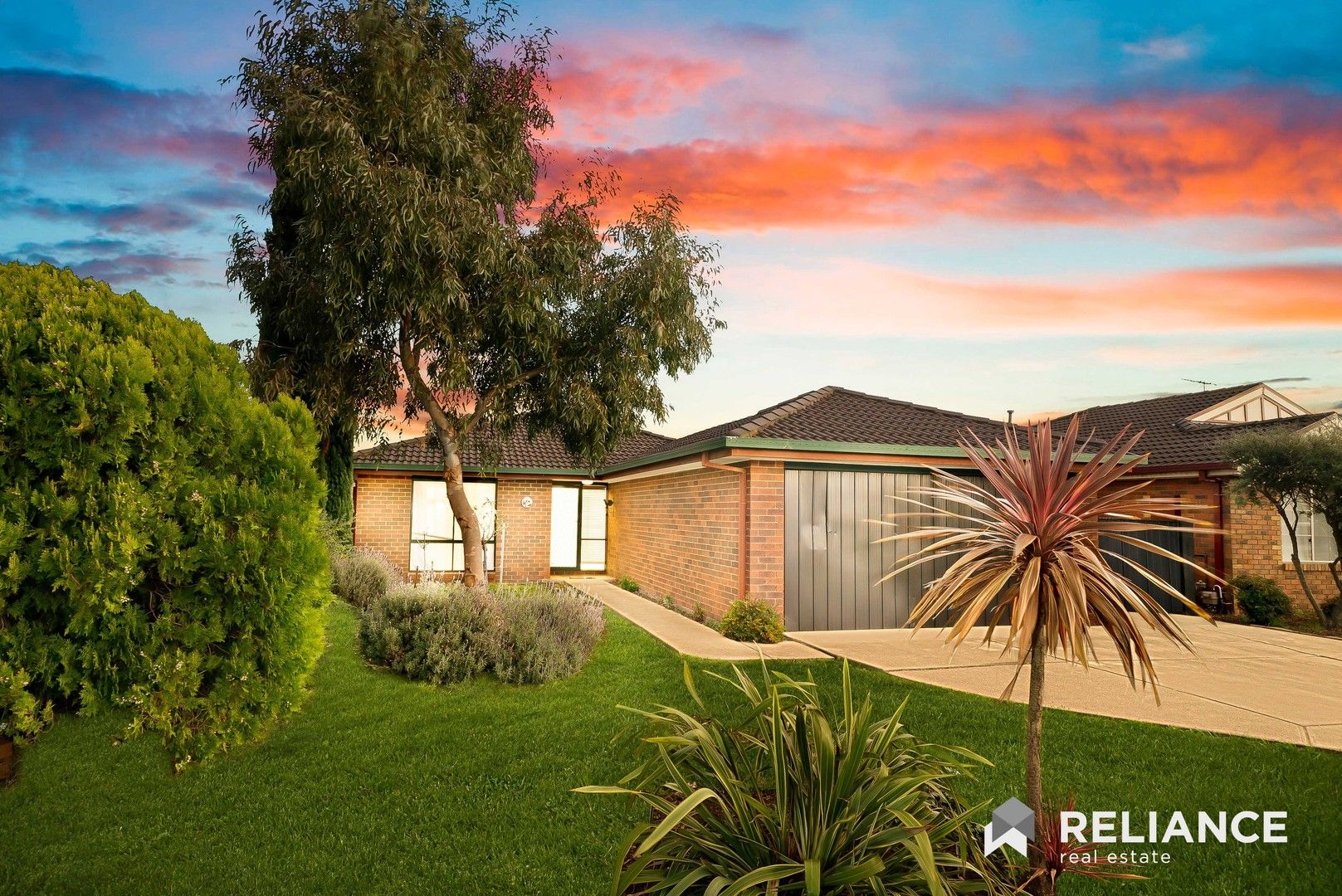 4 bedrooms House in 17 Ashton Crescent HOPPERS CROSSING VIC, 3029