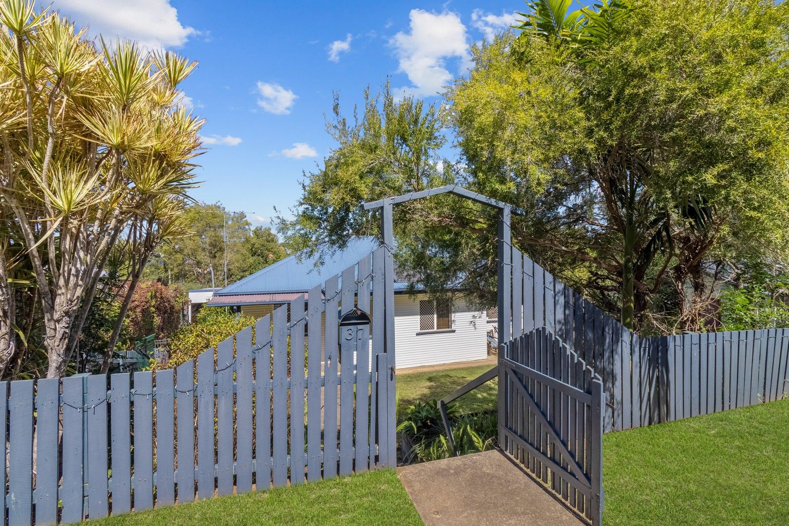 4 bedrooms House in 37 Washington Street NAMBOUR QLD, 4560