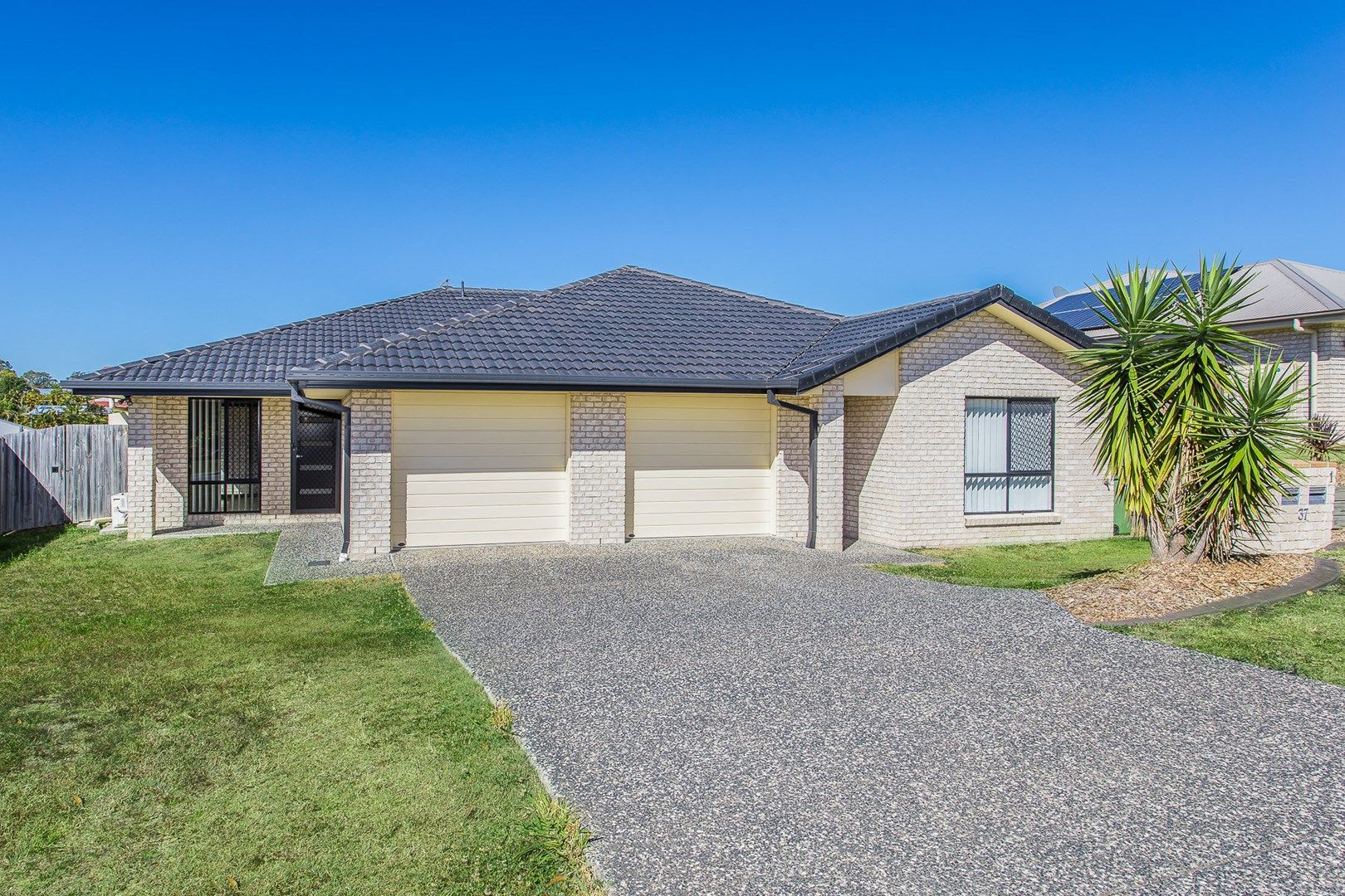 3 bedrooms Duplex in 1/37 Kernel Road NARANGBA QLD, 4504