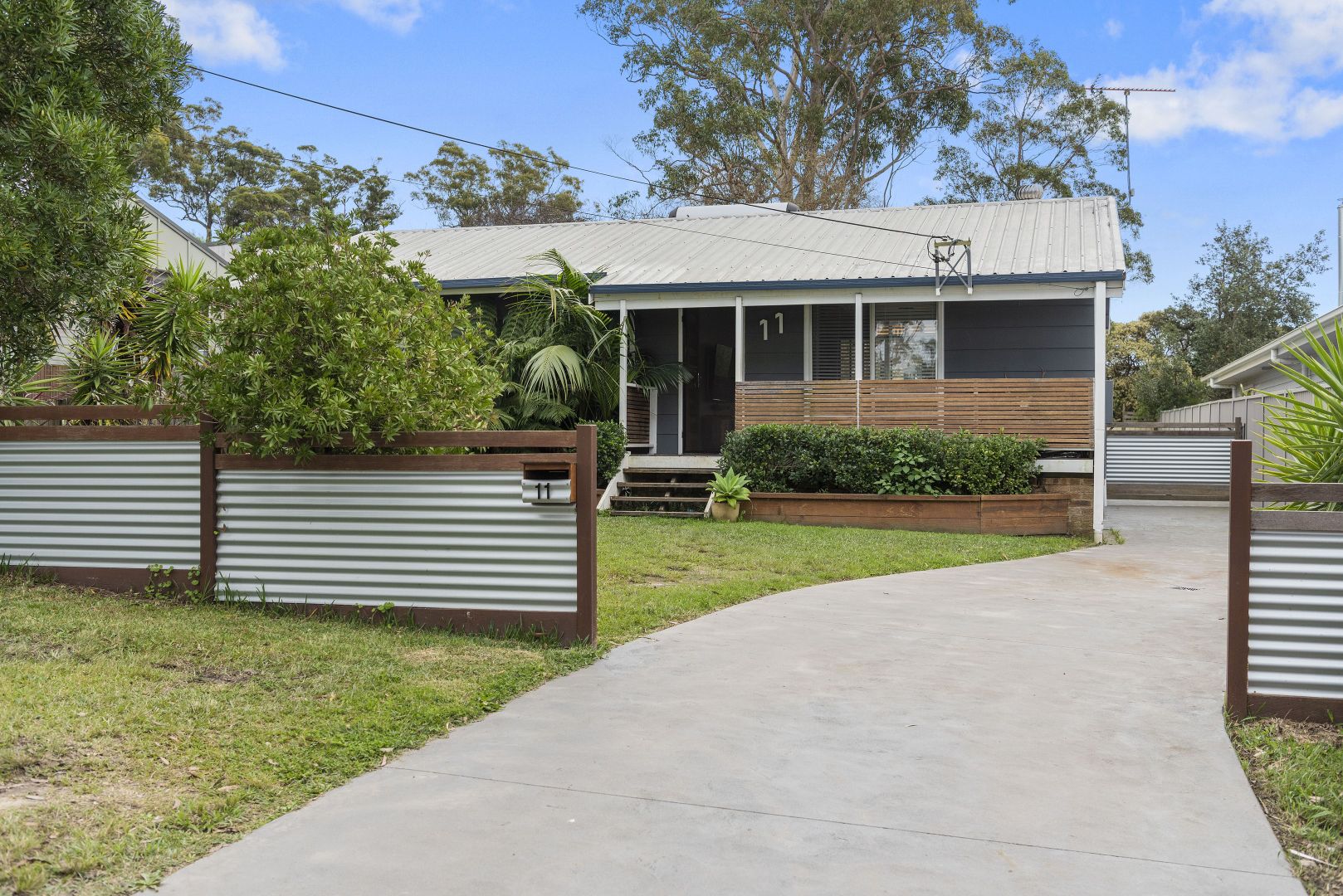 11 Sheeran Street, Old Erowal Bay Property History & Address Research